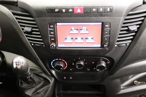 Iveco Daily 35S16V 2.3 L2H2 160PK 3500 KG TREKVERMOGEN EURO 6 Iveco Daily 35S16V 2.3 L2H2 160 PK 3500 KG TREKVERMOGEN EURO 6