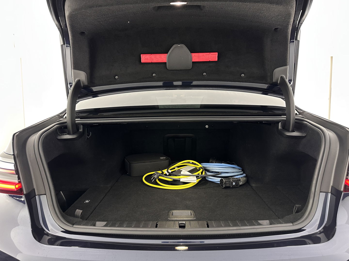 BMW 7 Serie 745Le (Plug-in) (INCL-BTW) *PANO | EXCLUSIV-NAPPA-LEATHER | LASER-LED | HEAD-UP | BLIND-SPOT | MEMORY-PACK | DIGI-COCKPIT | KEYLESS | DAB+ | CAMERA | COMFORT-SEATS | AMBIENT-LIGHT | DAB | CARPLAY | 18''ALU*