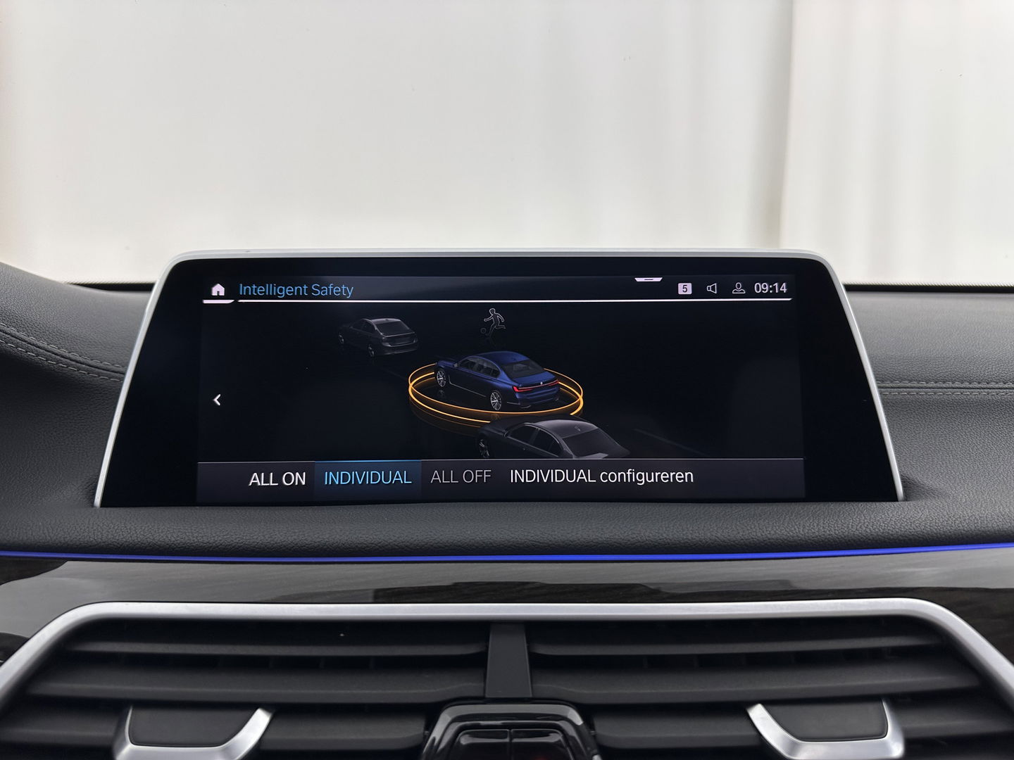 BMW 7 Serie 745Le (Plug-in) (INCL-BTW) *PANO | EXCLUSIV-NAPPA-LEATHER | LASER-LED | HEAD-UP | BLIND-SPOT | MEMORY-PACK | DIGI-COCKPIT | KEYLESS | DAB+ | CAMERA | COMFORT-SEATS | AMBIENT-LIGHT | DAB | CARPLAY | 18''ALU*