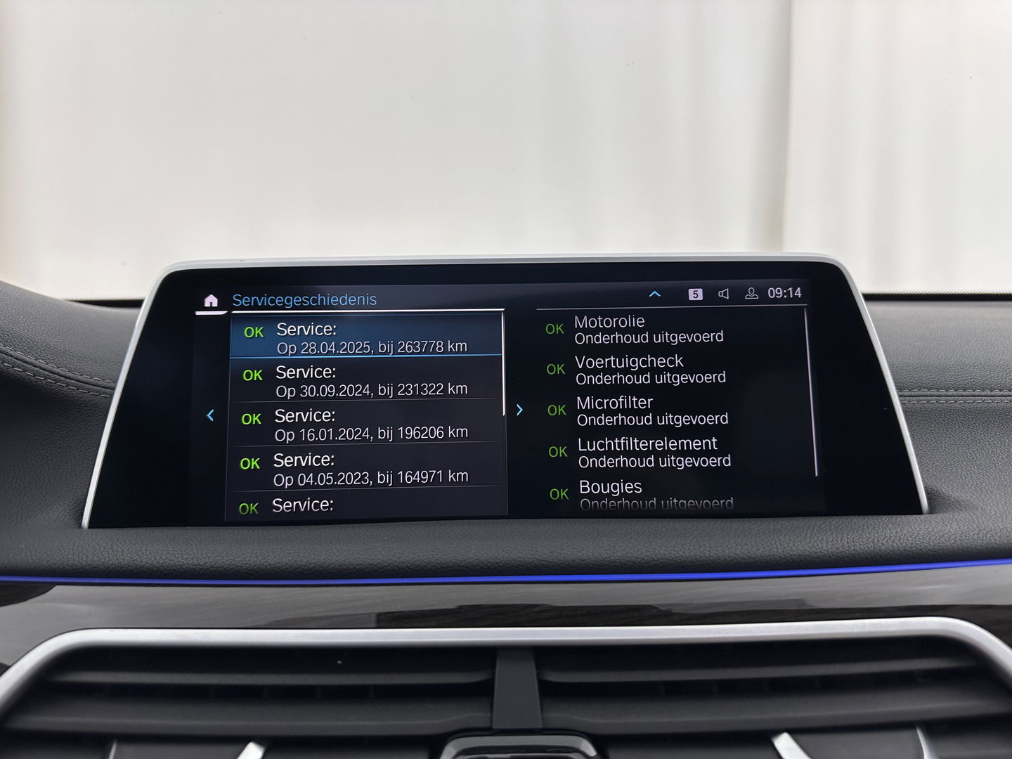 BMW 7 Serie 745Le (Plug-in) (INCL-BTW) *PANO | EXCLUSIV-NAPPA-LEATHER | LASER-LED | HEAD-UP | BLIND-SPOT | MEMORY-PACK | DIGI-COCKPIT | KEYLESS | DAB+ | CAMERA | COMFORT-SEATS | AMBIENT-LIGHT | DAB | CARPLAY | 18''ALU*