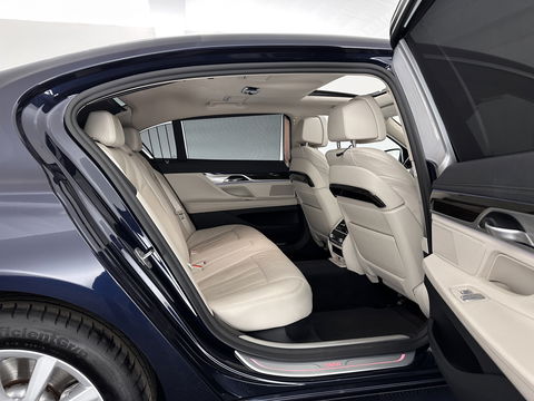BMW 7 Serie 745Le (Plug-in) (INCL-BTW) *PANO | EXCLUSIV-NAPPA-LEATHER | LASER-LED | HEAD-UP | BLIND-SPOT | MEMORY-PACK | DIGI-COCKPIT | KEYLESS | DAB+ | CAMERA | COMFORT-SEATS | AMBIENT-LIGHT | DAB | CARPLAY | 18''ALU*