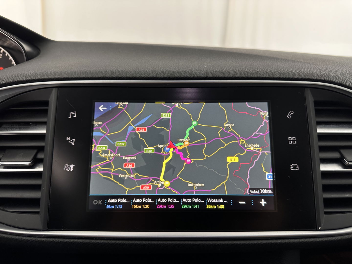 Peugeot 308 SW 1.6 BlueHDI Blue Lease Premium *BROKEN TIMING BELT* Aut. *PANO | LEATHER | FULL-LED | SPORT-SEATS | CAMERA | KEYLESS | NAVI-FULLMAP | ECC | PDC | CRUISE | 18''ALU | TOWBAR*