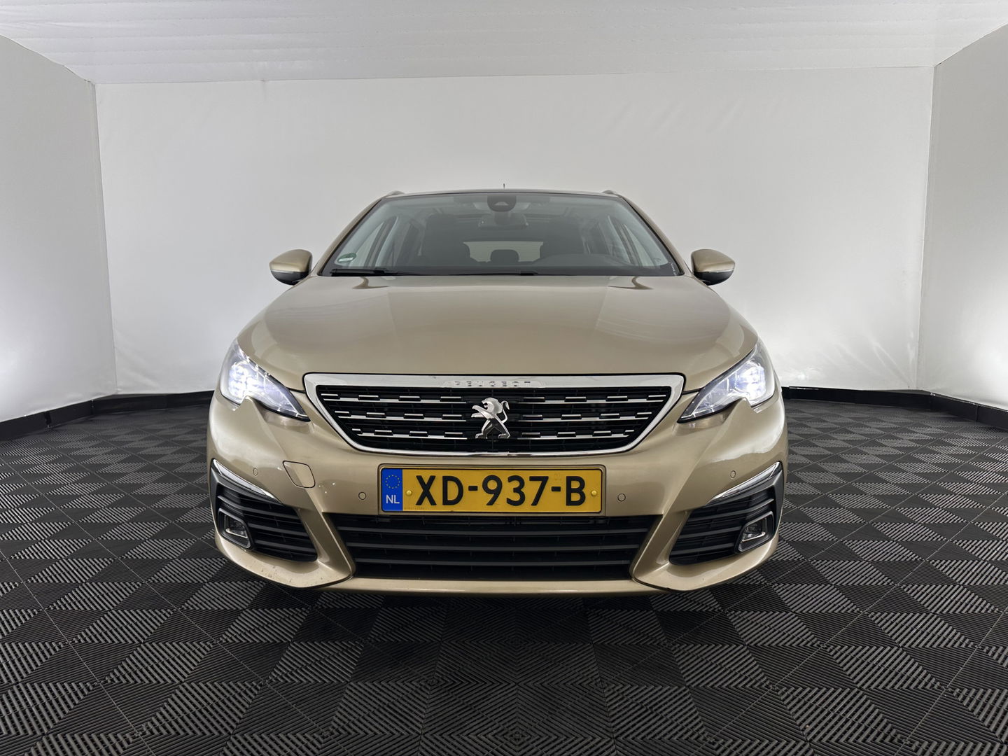 Peugeot 308 SW 1.6 BlueHDI Blue Lease Premium *BROKEN TIMING BELT* Aut. *PANO | LEATHER | FULL-LED | SPORT-SEATS | CAMERA | KEYLESS | NAVI-FULLMAP | ECC | PDC | CRUISE | 18''ALU | TOWBAR*