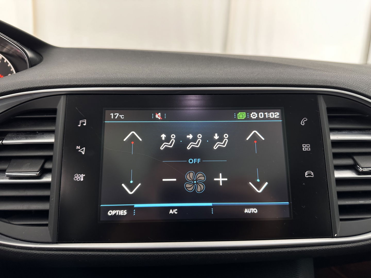 Peugeot 308 SW 1.6 BlueHDI Blue Lease Premium *BROKEN TIMING BELT* Aut. *PANO | LEATHER | FULL-LED | SPORT-SEATS | CAMERA | KEYLESS | NAVI-FULLMAP | ECC | PDC | CRUISE | 18''ALU | TOWBAR*