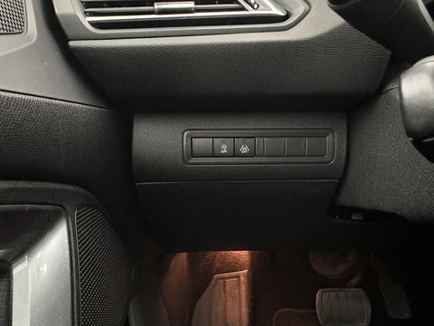 Peugeot 308 SW 1.6 BlueHDI Blue Lease Premium *BROKEN TIMING BELT* Aut. *PANO | LEATHER | FULL-LED | SPORT-SEATS | CAMERA | KEYLESS | NAVI-FULLMAP | ECC | PDC | CRUISE | 18''ALU | TOWBAR*