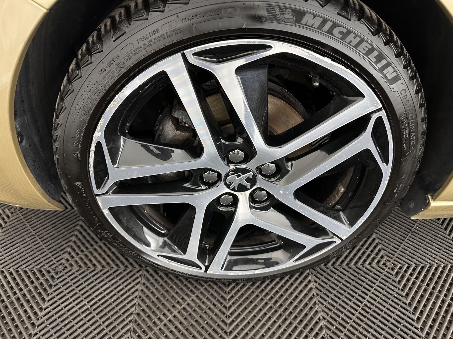 Peugeot 308 SW 1.6 BlueHDI Blue Lease Premium *BROKEN TIMING BELT* Aut. *PANO | LEATHER | FULL-LED | SPORT-SEATS | CAMERA | KEYLESS | NAVI-FULLMAP | ECC | PDC | CRUISE | 18''ALU | TOWBAR*