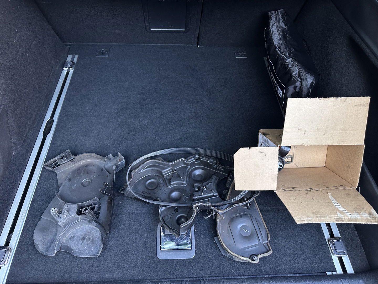 Peugeot 308 SW 1.6 BlueHDI Blue Lease Premium *BROKEN TIMING BELT* Aut. *PANO | LEATHER | FULL-LED | SPORT-SEATS | CAMERA | KEYLESS | NAVI-FULLMAP | ECC | PDC | CRUISE | 18''ALU | TOWBAR*