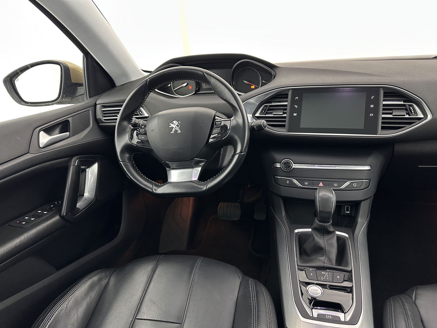 Peugeot 308 SW 1.6 BlueHDI Blue Lease Premium *BROKEN TIMING BELT* Aut. *PANO | LEATHER | FULL-LED | SPORT-SEATS | CAMERA | KEYLESS | NAVI-FULLMAP | ECC | PDC | CRUISE | 18''ALU | TOWBAR*