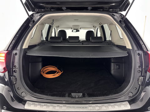 Mitsubishi Outlander 2.4 PHEV Intense (Plug-in) (INCL-BTW) *LEATHER-MICROFIBRE | FULL-LED | KEYLESS | BLINDSPOT | CAMERA | HEATED-COMFORTSEATS | ECC | SHIFTPADDLES | PDC | CRUISE | PRIVACY-GLASS | DAB | TOWBAR | CARPLAY | 18''ALU*