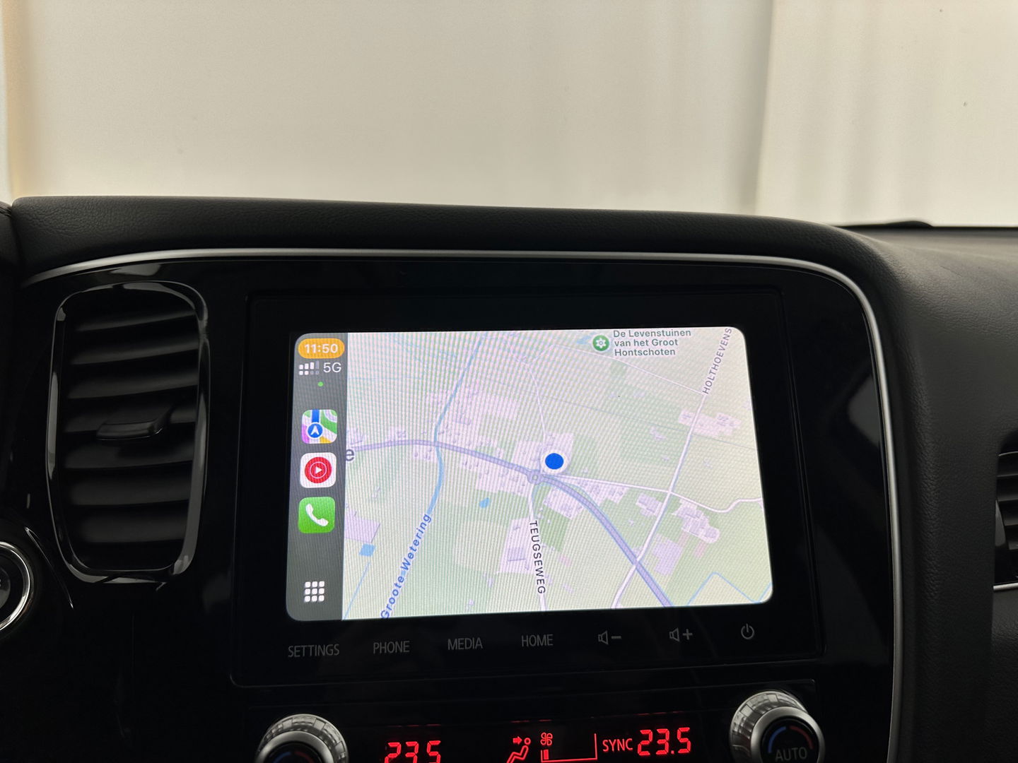 Mitsubishi Outlander 2.4 PHEV Intense (Plug-in) (INCL-BTW) *LEATHER-MICROFIBRE | FULL-LED | KEYLESS | BLINDSPOT | CAMERA | HEATED-COMFORTSEATS | ECC | SHIFTPADDLES | PDC | CRUISE | PRIVACY-GLASS | DAB | TOWBAR | CARPLAY | 18''ALU*