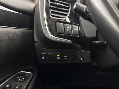 Mitsubishi Outlander 2.4 PHEV Intense (Plug-in) (INCL-BTW) *LEATHER-MICROFIBRE | FULL-LED | KEYLESS | BLINDSPOT | CAMERA | HEATED-COMFORTSEATS | ECC | SHIFTPADDLES | PDC | CRUISE | PRIVACY-GLASS | DAB | TOWBAR | CARPLAY | 18''ALU*