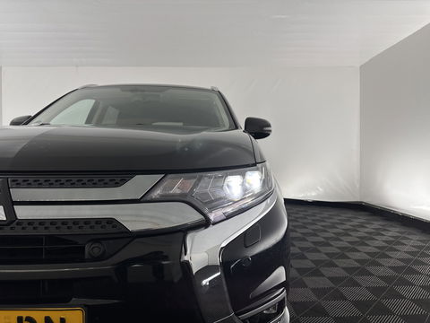 Mitsubishi Outlander 2.4 PHEV Intense (Plug-in) (INCL-BTW) *LEATHER-MICROFIBRE | FULL-LED | KEYLESS | BLINDSPOT | CAMERA | HEATED-COMFORTSEATS | ECC | SHIFTPADDLES | PDC | CRUISE | PRIVACY-GLASS | DAB | TOWBAR | CARPLAY | 18''ALU*