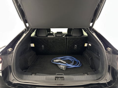 Ford Mustang Mach-E RWD 75 kWh [ 3-Fase ] {SOH-84%} (INCL.BTW) *LEATHER | FULL-LED | DAB | DIGI-COCKPIT | KEYLESS | NAVI-FULLMAP | CARPLAY | HEATED-COMFORTSEATS | TOPVIEW | ADAPTIVE-CRUISE | PRIVACY-GLASS | 18'' ALU*