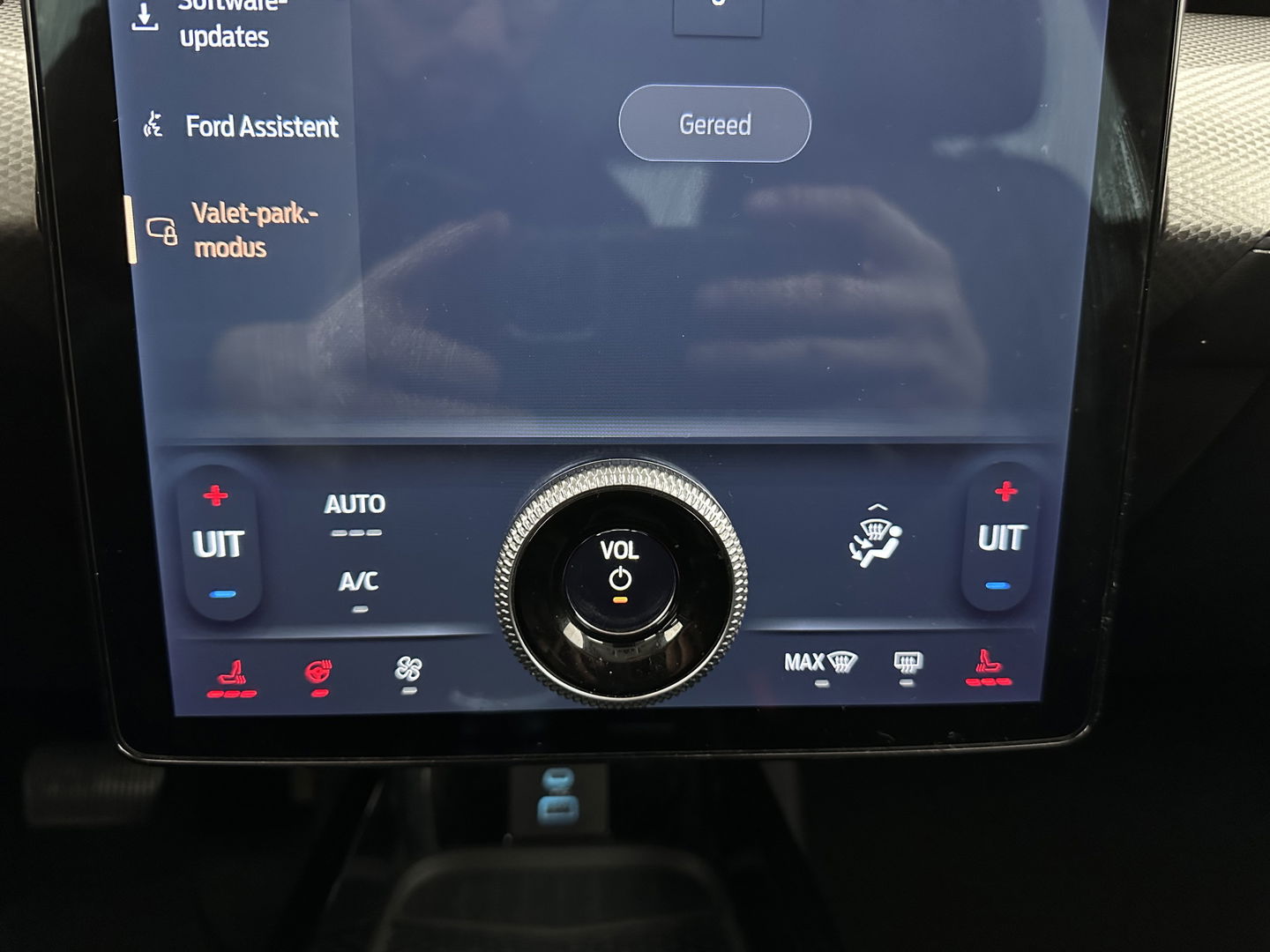 Ford Mustang Mach-E RWD 75 kWh [ 3-Fase ] {SOH-84%} (INCL.BTW) *LEATHER | FULL-LED | DAB | DIGI-COCKPIT | KEYLESS | NAVI-FULLMAP | CARPLAY | HEATED-COMFORTSEATS | TOPVIEW | ADAPTIVE-CRUISE | PRIVACY-GLASS | 18'' ALU*