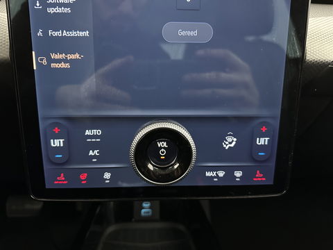 Ford Mustang Mach-E RWD 75 kWh [ 3-Fase ] {SOH-84%} (INCL.BTW) *LEATHER | FULL-LED | DAB | DIGI-COCKPIT | KEYLESS | NAVI-FULLMAP | CARPLAY | HEATED-COMFORTSEATS | TOPVIEW | ADAPTIVE-CRUISE | PRIVACY-GLASS | 18'' ALU*