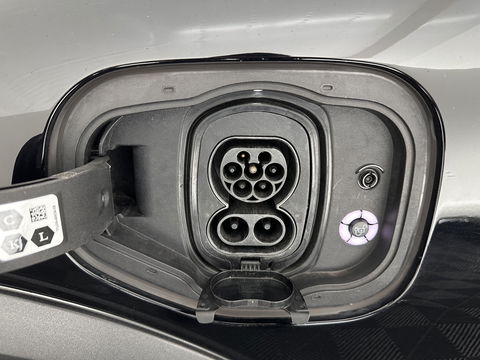 Ford Mustang Mach-E RWD 75 kWh [ 3-Fase ] {SOH-84%} (INCL.BTW) *LEATHER | FULL-LED | DAB | DIGI-COCKPIT | KEYLESS | NAVI-FULLMAP | CARPLAY | HEATED-COMFORTSEATS | TOPVIEW | ADAPTIVE-CRUISE | PRIVACY-GLASS | 18'' ALU*