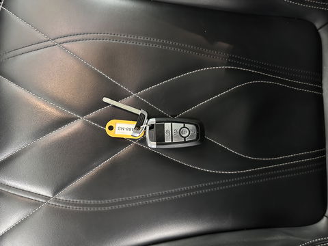 Ford Mustang Mach-E RWD 75 kWh [ 3-Fase ] {SOH-84%} (INCL.BTW) *LEATHER | FULL-LED | DAB | DIGI-COCKPIT | KEYLESS | NAVI-FULLMAP | CARPLAY | HEATED-COMFORTSEATS | TOPVIEW | ADAPTIVE-CRUISE | PRIVACY-GLASS | 18'' ALU*