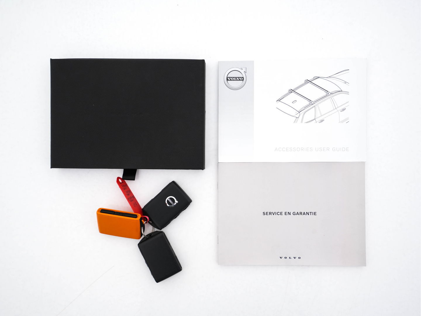 Volvo XC40 Recharge P8 AWD R-Design [ 3-Fase-11kW ] {SOH-90%} (INCL-BTW) Aut. *PANO | LEATHER-ALCANTARA | ADAPTIVE-CRUISE | DIGI-COCKPIT | FULL-LED | HARMAN/KARDON | TOPVIEW | NAVI-FULLMAP | ECC | PDC | KEYLESS | HEATED-SPORTSEATS | TOWBAR | 20''ALU*