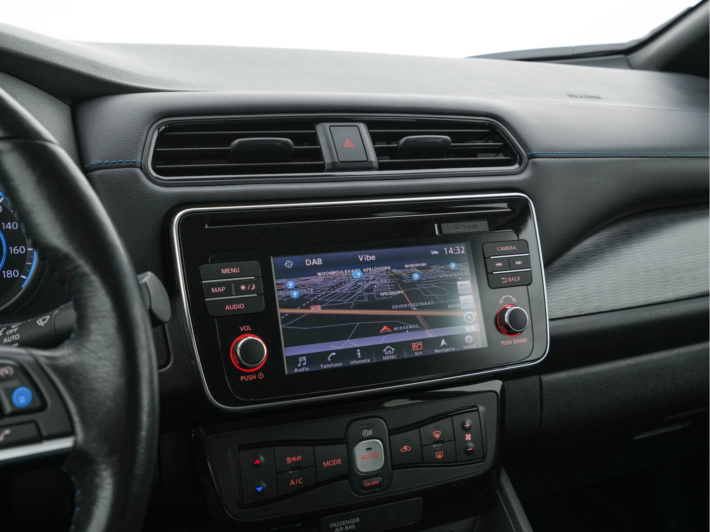 Nissan Leaf Tekna 40 kWh *LUXURY-LEATHER | FULL-LED | KEYLESS | NAVI-FULLMAP | BLIND-SPOT | BOSE-SOUND | DAB+ | HEATED-COMFORTSEATS | DIGI-COCKPIT | PRIVACY-GLASS | TOPVIEW-CAMERA | 17"ALU*