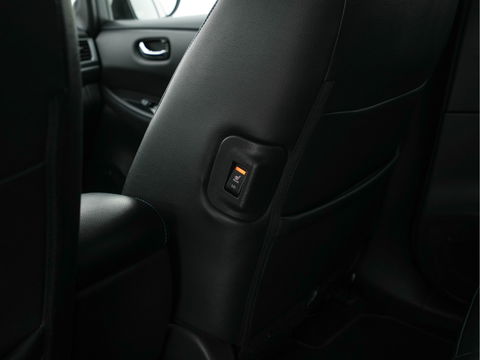 Nissan Leaf Tekna 40 kWh *LUXURY-LEATHER | FULL-LED | KEYLESS | NAVI-FULLMAP | BLIND-SPOT | BOSE-SOUND | DAB+ | HEATED-COMFORTSEATS | DIGI-COCKPIT | PRIVACY-GLASS | TOPVIEW-CAMERA | 17"ALU*