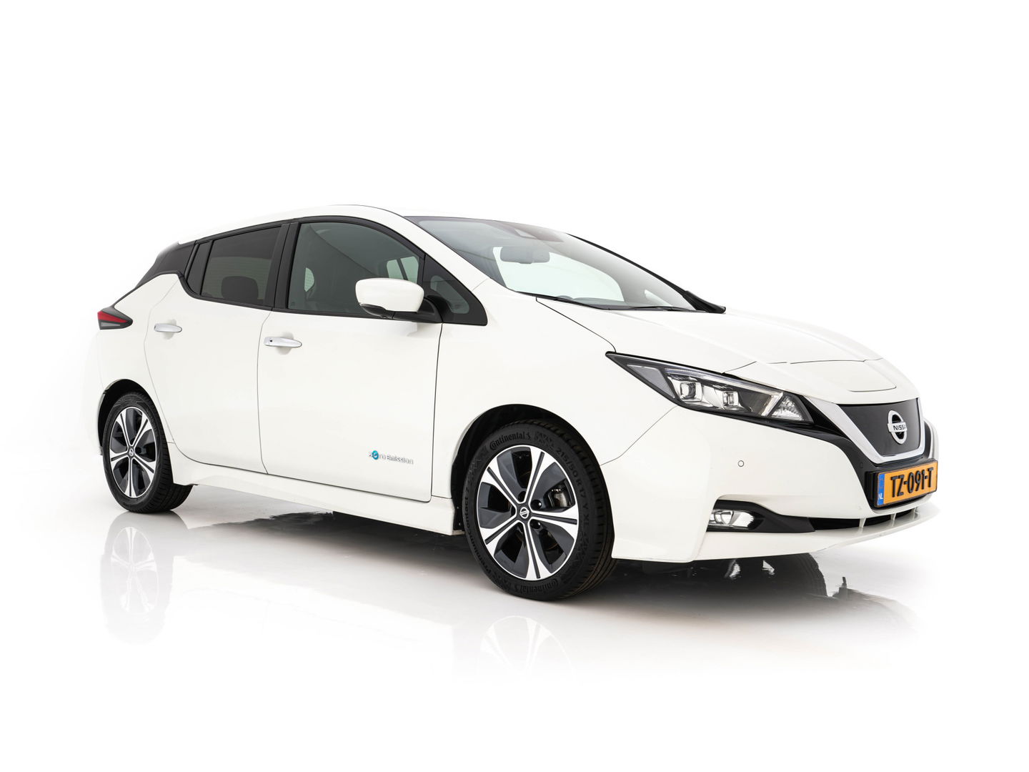 Nissan Leaf Tekna 40 kWh *LUXURY-LEATHER | FULL-LED | KEYLESS | NAVI-FULLMAP | BLIND-SPOT | BOSE-SOUND | DAB+ | HEATED-COMFORTSEATS | DIGI-COCKPIT | PRIVACY-GLASS | TOPVIEW-CAMERA | 17"ALU*