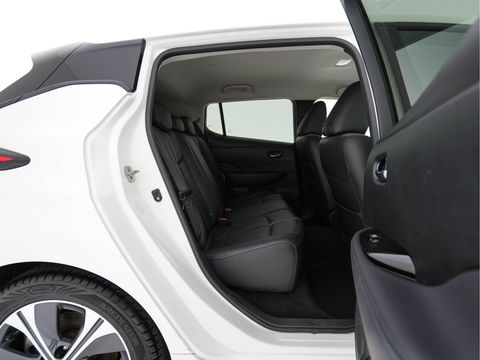 Nissan Leaf Tekna 40 kWh *LUXURY-LEATHER | FULL-LED | KEYLESS | NAVI-FULLMAP | BLIND-SPOT | BOSE-SOUND | DAB+ | HEATED-COMFORTSEATS | DIGI-COCKPIT | PRIVACY-GLASS | TOPVIEW-CAMERA | 17"ALU*