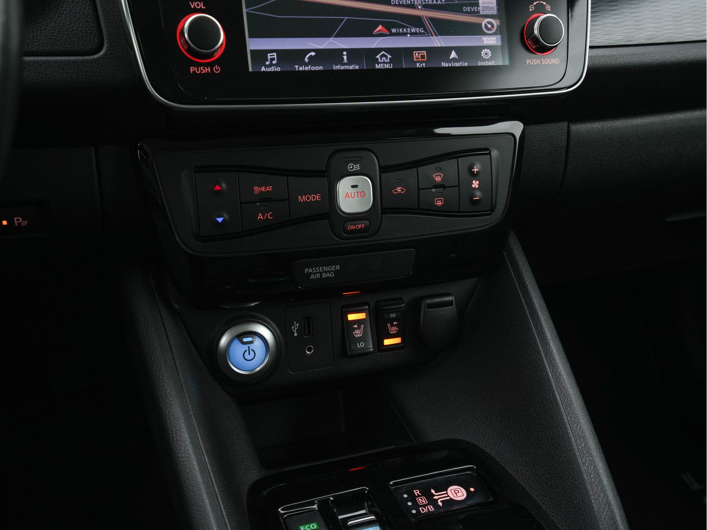 Nissan Leaf Tekna 40 kWh *LUXURY-LEATHER | FULL-LED | KEYLESS | NAVI-FULLMAP | BLIND-SPOT | BOSE-SOUND | DAB+ | HEATED-COMFORTSEATS | DIGI-COCKPIT | PRIVACY-GLASS | TOPVIEW-CAMERA | 17"ALU*