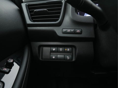 Nissan Leaf Tekna 40 kWh *LUXURY-LEATHER | FULL-LED | KEYLESS | NAVI-FULLMAP | BLIND-SPOT | BOSE-SOUND | DAB+ | HEATED-COMFORTSEATS | DIGI-COCKPIT | PRIVACY-GLASS | TOPVIEW-CAMERA | 17"ALU*