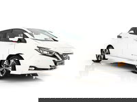 Nissan Leaf - Tekna 40 kWh *LUXURY-LEATHER | FULL-LED | KEYLESS | NAVI-FULLMAP | BLIND-SPOT | BOSE-SOUND | DAB+ | HEATED-COMFORTSEATS | DIGI-COCKPIT | PRIVACY-GLASS | TOPVIEW-CAMERA | 17"ALU*