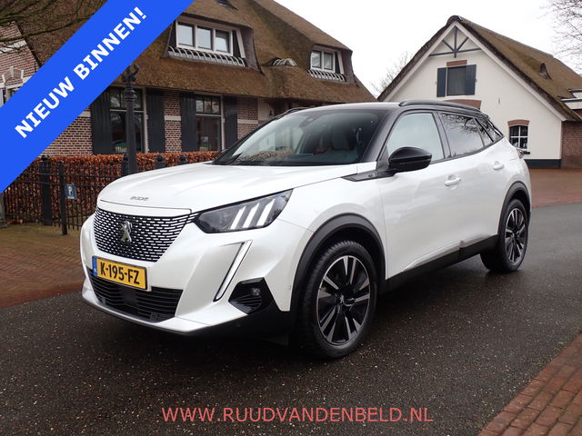 Peugeot e-2008 - EV GT Première 1 fase 50 kWh / 92% SOH / PANODAK / STOELVERWARMING / ACC / CARPLAY