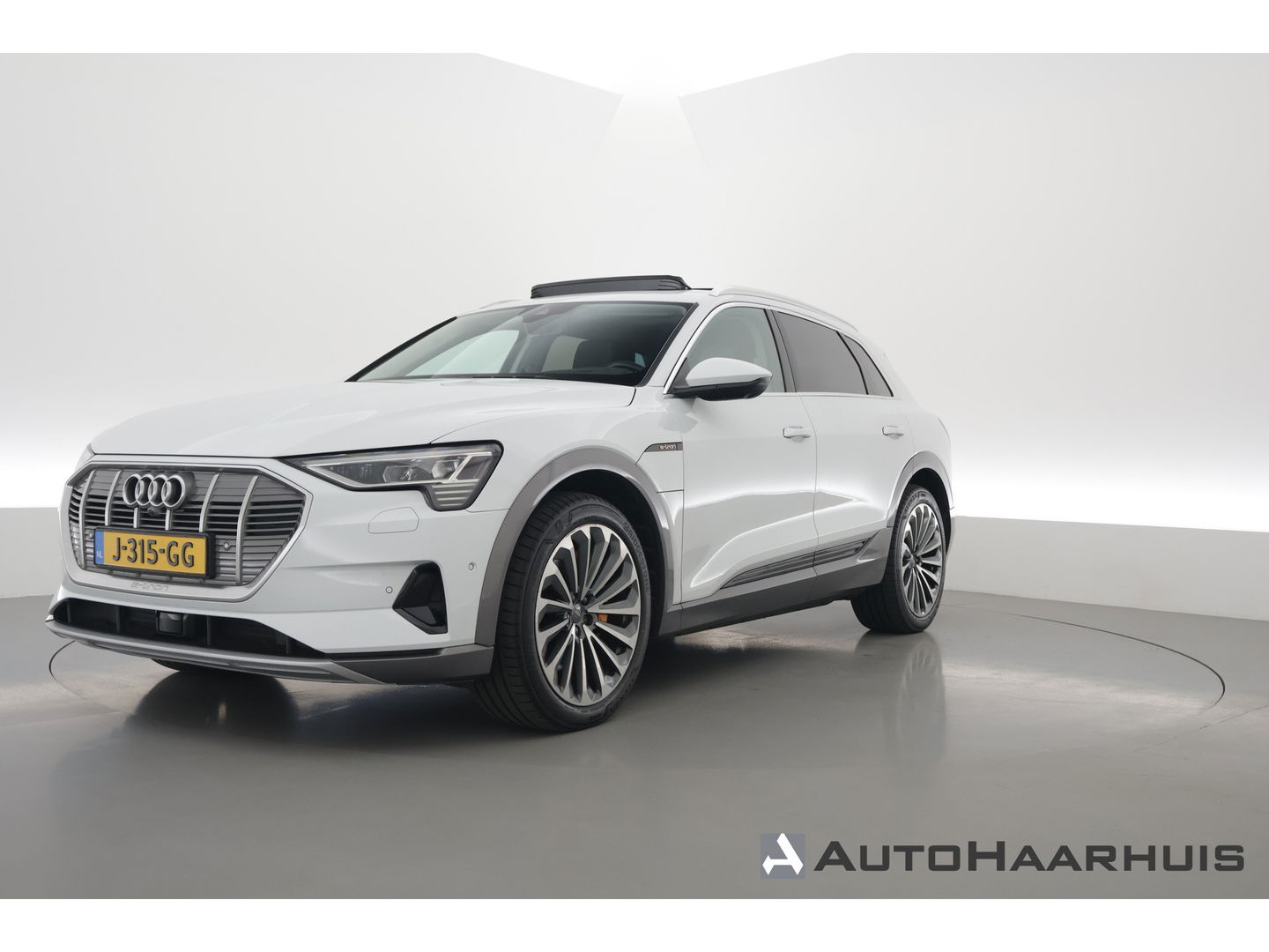 Audi e-tron e-tron 55 quattro advanced Pro Line Plus 95 kWh | SOH 91.3%  Pano | Luchtvering | HUD | Memory | Massage | 360cam | Keyless | Stoelvent. | Soft Close