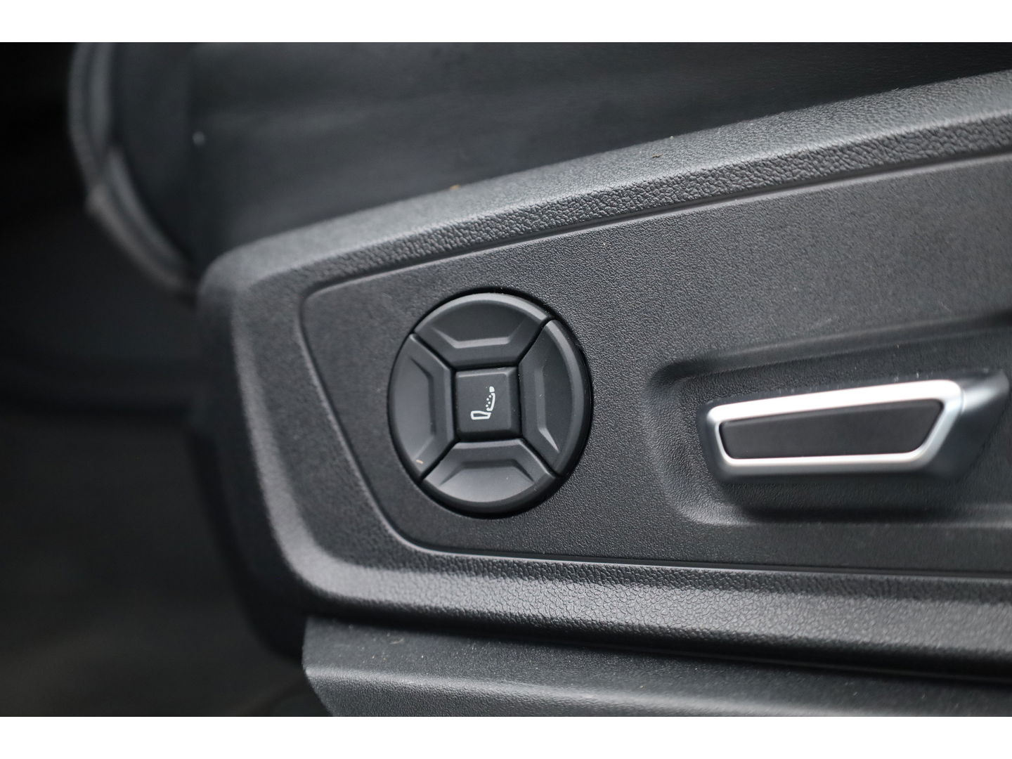 Audi e-tron e-tron 55 quattro advanced Pro Line Plus 95 kWh | SOH 91.3%  Pano | Luchtvering | HUD | Memory | Massage | 360cam | Keyless | Stoelvent. | Soft Close