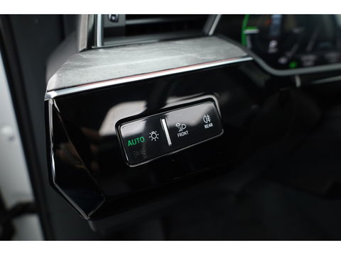 Audi e-tron e-tron 55 quattro advanced Pro Line Plus 95 kWh | SOH 91.3%  Pano | Luchtvering | HUD | Memory | Massage | 360cam | Keyless | Stoelvent. | Soft Close