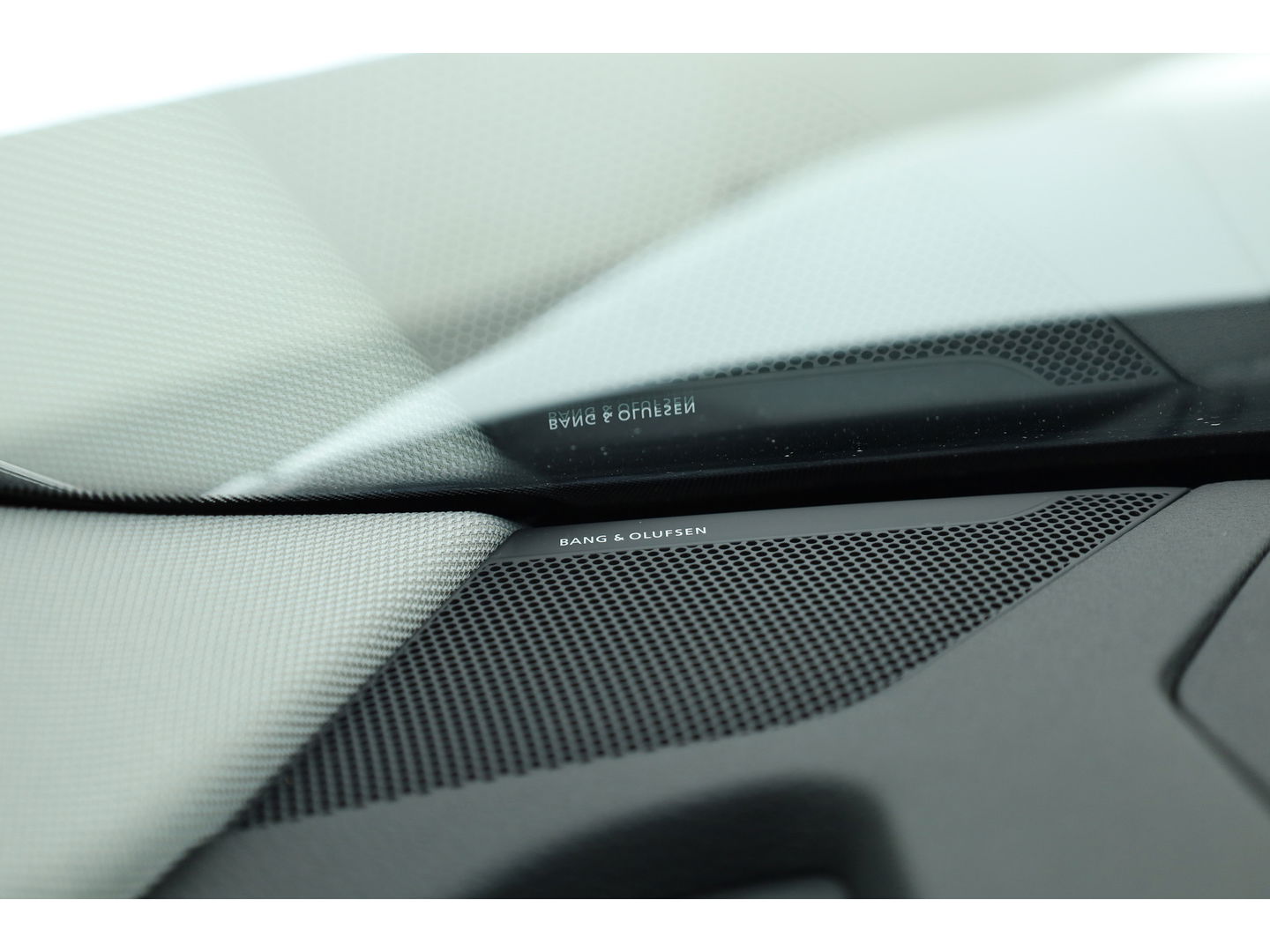 Audi e-tron e-tron 55 quattro advanced Pro Line Plus 95 kWh | SOH 91.3%  Pano | Luchtvering | HUD | Memory | Massage | 360cam | Keyless | Stoelvent. | Soft Close