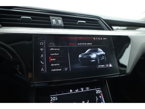 Audi e-tron e-tron 55 quattro advanced Pro Line Plus 95 kWh | SOH 91.3%  Pano | Luchtvering | HUD | Memory | Massage | 360cam | Keyless | Stoelvent. | Soft Close