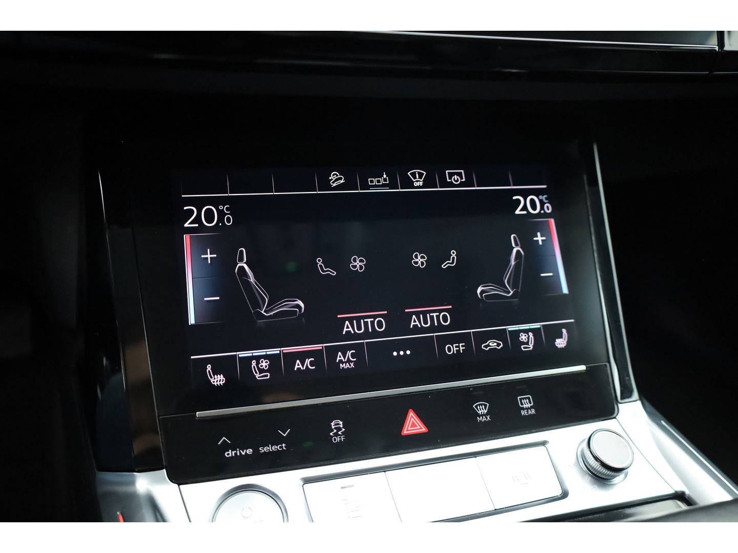 Audi e-tron e-tron 55 quattro advanced Pro Line Plus 95 kWh | SOH 91.3%  Pano | Luchtvering | HUD | Memory | Massage | 360cam | Keyless | Stoelvent. | Soft Close