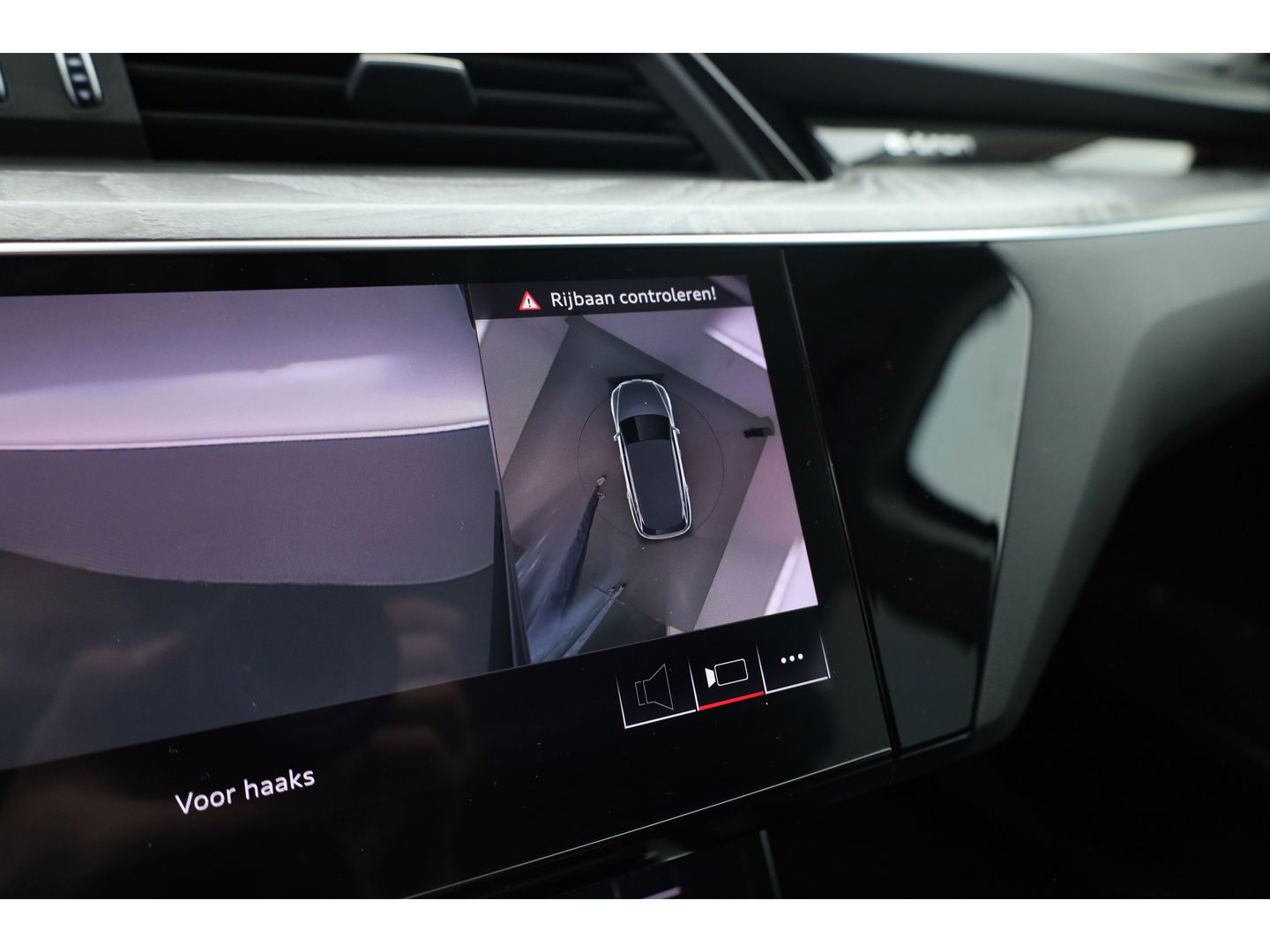 Audi e-tron e-tron 55 quattro advanced Pro Line Plus 95 kWh | SOH 91.3%  Pano | Luchtvering | HUD | Memory | Massage | 360cam | Keyless | Stoelvent. | Soft Close