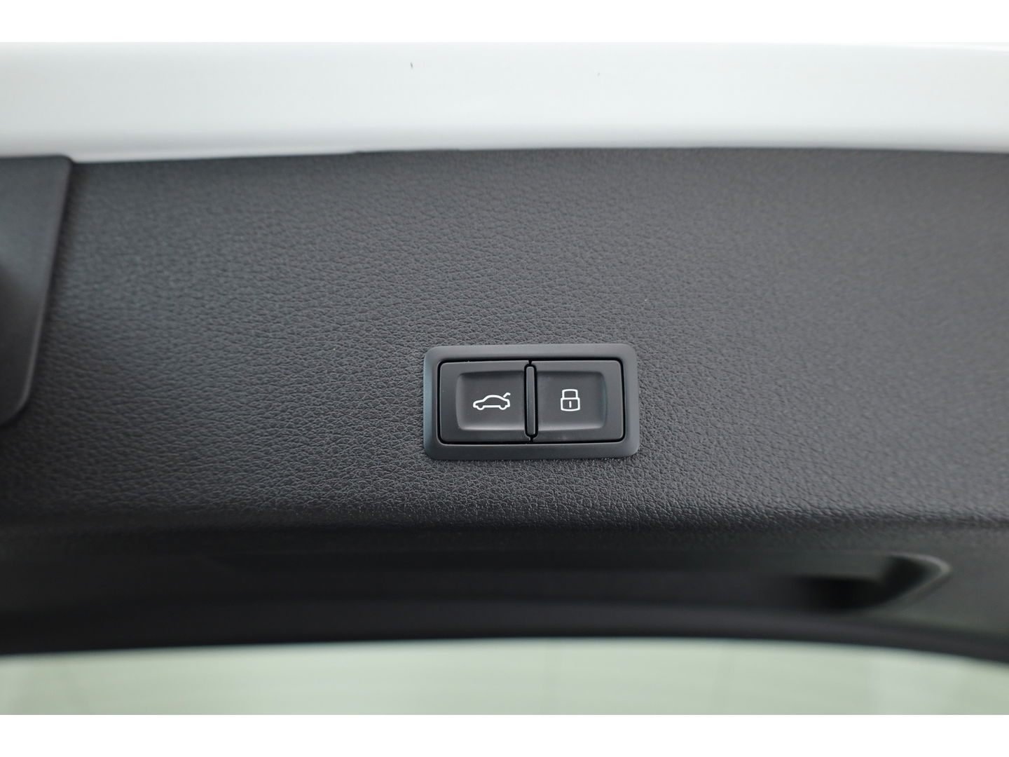 Audi e-tron e-tron 55 quattro advanced Pro Line Plus 95 kWh | SOH 91.3%  Pano | Luchtvering | HUD | Memory | Massage | 360cam | Keyless | Stoelvent. | Soft Close