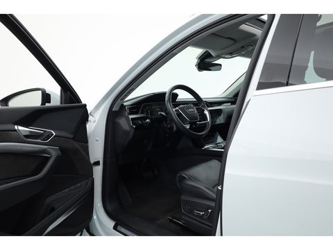 Audi e-tron e-tron 55 quattro advanced Pro Line Plus 95 kWh | SOH 91.3%  Pano | Luchtvering | HUD | Memory | Massage | 360cam | Keyless | Stoelvent. | Soft Close