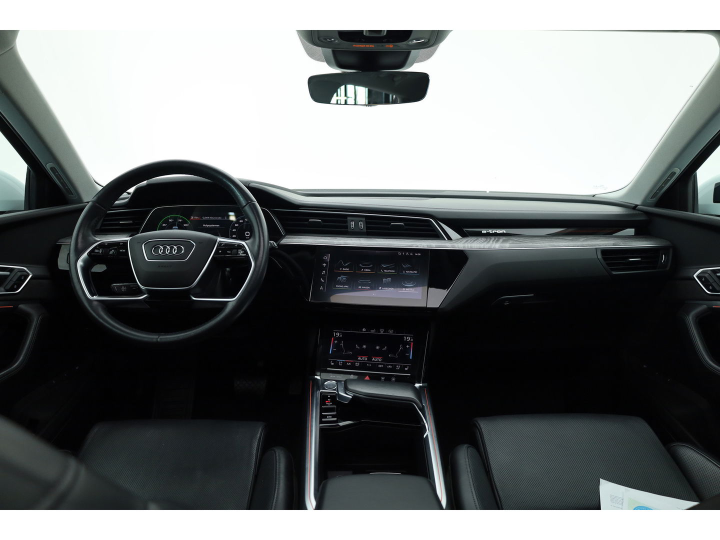Audi e-tron e-tron 55 quattro advanced Pro Line Plus 95 kWh | SOH 91.3%  Pano | Luchtvering | HUD | Memory | Massage | 360cam | Keyless | Stoelvent. | Soft Close