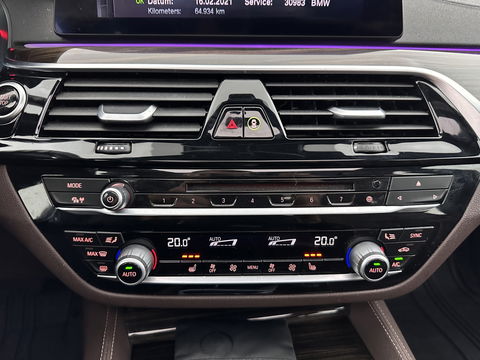 BMW 5 Serie 530e iPerformance High Executive (Plug-in) *PANO | LEATHER | FULL-LED | TOP-VIEW | HARMAN/KARDON | BLINDSPOT | MEMORY-PACK | HEATED-COMFORTSEATS | DIGI-COCKPIT | AMBIENT-LIGHT | NAVI-FULLMAP | 20''ALU*