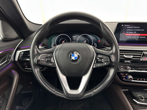 BMW 5 Serie 530e iPerformance High Executive (Plug-in) *PANO | LEATHER | FULL-LED | TOP-VIEW | HARMAN/KARDON | BLINDSPOT | MEMORY-PACK | HEATED-COMFORTSEATS | DIGI-COCKPIT | AMBIENT-LIGHT | NAVI-FULLMAP | 20''ALU*