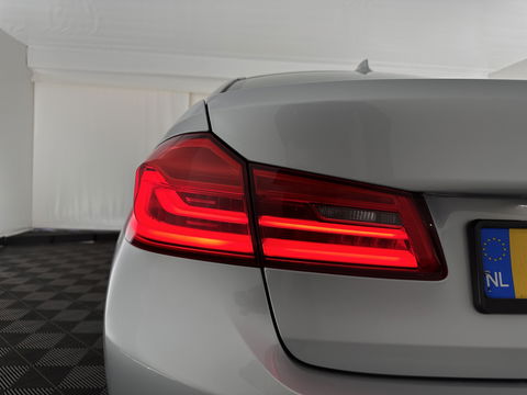 BMW 5 Serie 530e iPerformance High Executive (Plug-in) *PANO | LEATHER | FULL-LED | TOP-VIEW | HARMAN/KARDON | BLINDSPOT | MEMORY-PACK | HEATED-COMFORTSEATS | DIGI-COCKPIT | AMBIENT-LIGHT | NAVI-FULLMAP | 20''ALU*