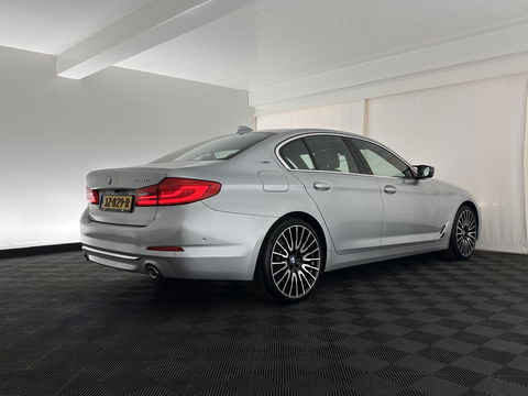 BMW 5 Serie 530e iPerformance High Executive (Plug-in) *PANO | LEATHER | FULL-LED | TOP-VIEW | HARMAN/KARDON | BLINDSPOT | MEMORY-PACK | HEATED-COMFORTSEATS | DIGI-COCKPIT | AMBIENT-LIGHT | NAVI-FULLMAP | 20''ALU*