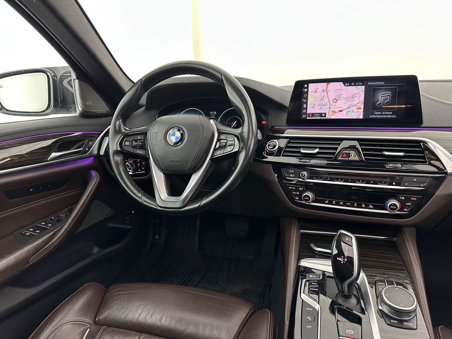 BMW 5 Serie 530e iPerformance High Executive (Plug-in) *PANO | LEATHER | FULL-LED | TOP-VIEW | HARMAN/KARDON | BLINDSPOT | MEMORY-PACK | HEATED-COMFORTSEATS | DIGI-COCKPIT | AMBIENT-LIGHT | NAVI-FULLMAP | 20''ALU*