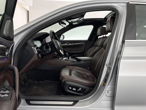 BMW 5 Serie 530e iPerformance High Executive (Plug-in) *PANO | LEATHER | FULL-LED | TOP-VIEW | HARMAN/KARDON | BLINDSPOT | MEMORY-PACK | HEATED-COMFORTSEATS | DIGI-COCKPIT | AMBIENT-LIGHT | NAVI-FULLMAP | 20''ALU*