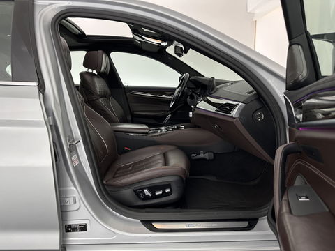 BMW 5 Serie 530e iPerformance High Executive (Plug-in) *PANO | LEATHER | FULL-LED | TOP-VIEW | HARMAN/KARDON | BLINDSPOT | MEMORY-PACK | HEATED-COMFORTSEATS | DIGI-COCKPIT | AMBIENT-LIGHT | NAVI-FULLMAP | 20''ALU*