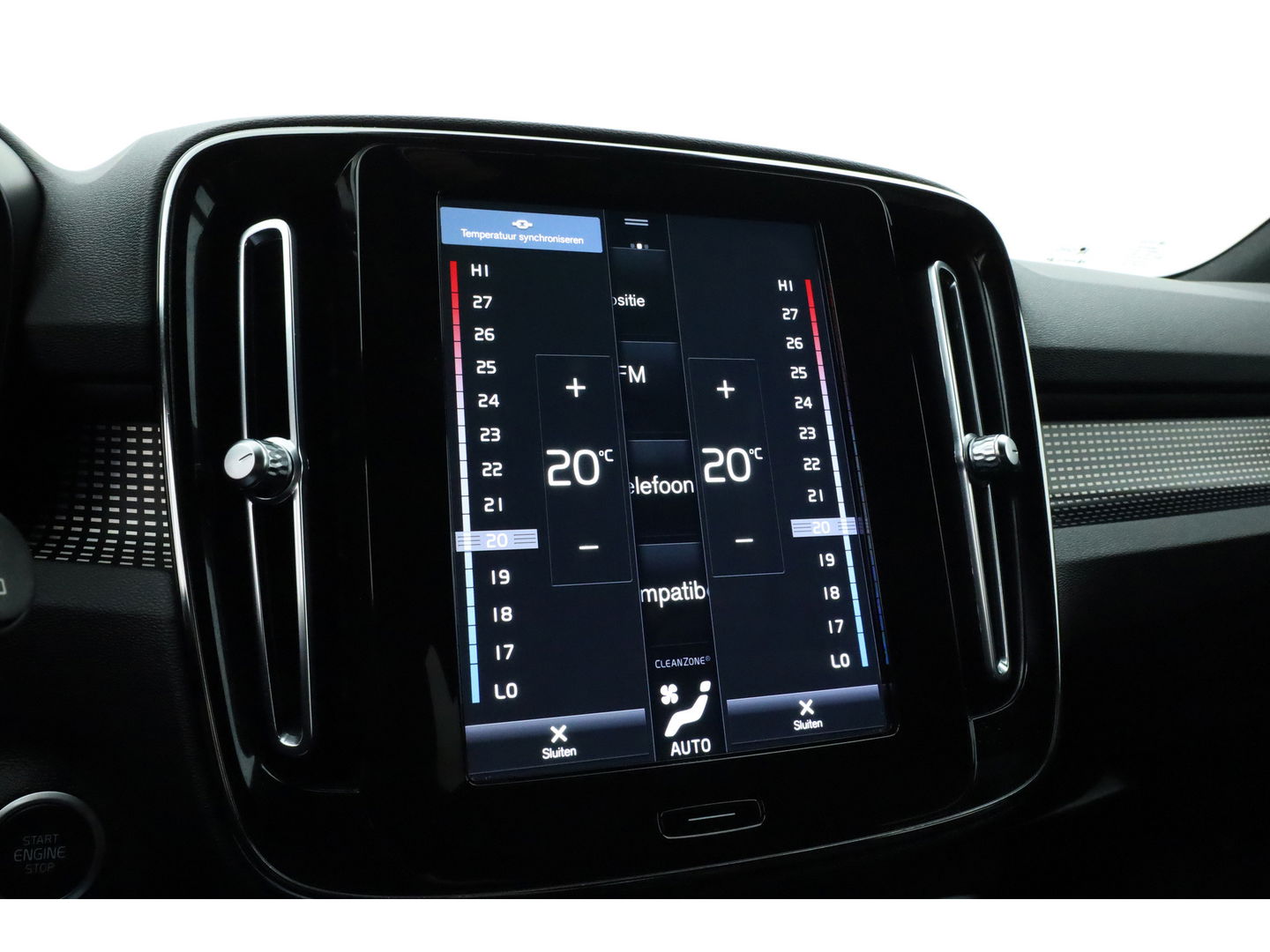 Volvo XC40 1.5 T4 Recharge R design | CarPlay | Adapt. Cruise | Navi | Stoel-Stuurverw. | Camera