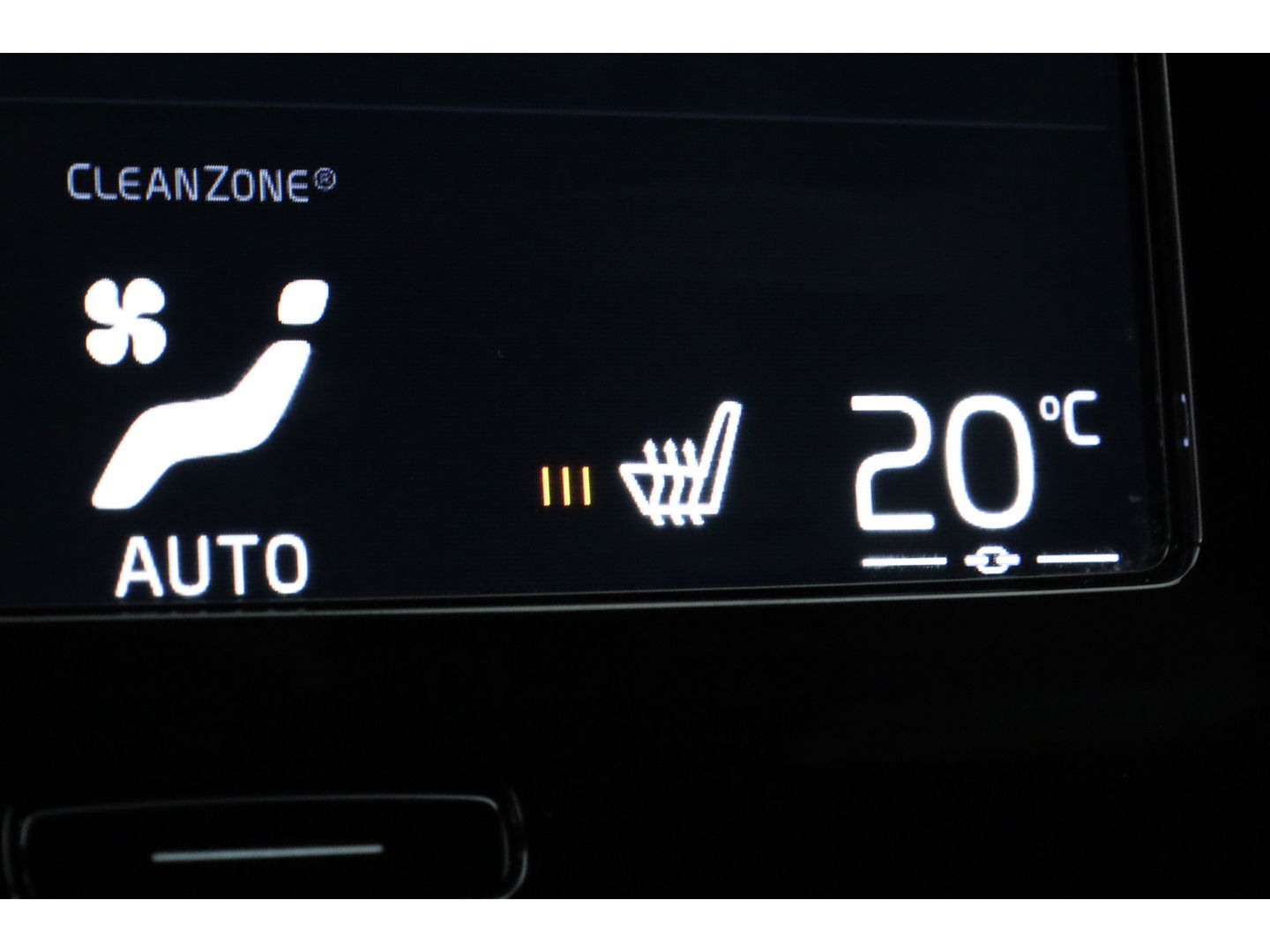 Volvo XC40 1.5 T4 Recharge R design | CarPlay | Adapt. Cruise | Navi | Stoel-Stuurverw. | Camera