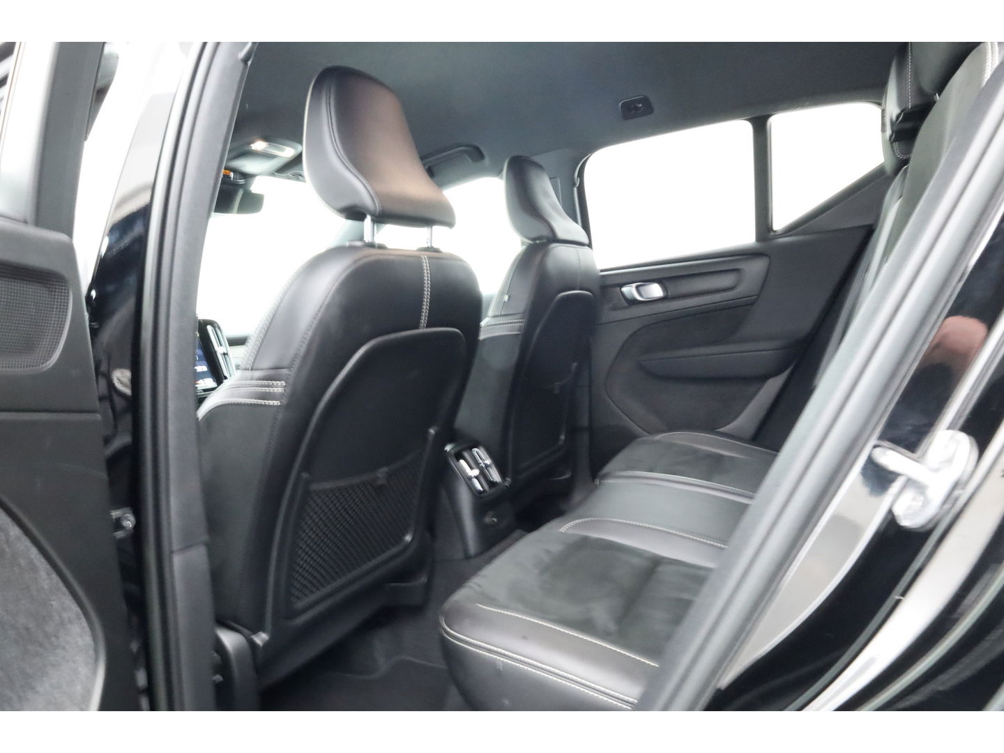 Volvo XC40 1.5 T4 Recharge R design | CarPlay | Adapt. Cruise | Navi | Stoel-Stuurverw. | Camera